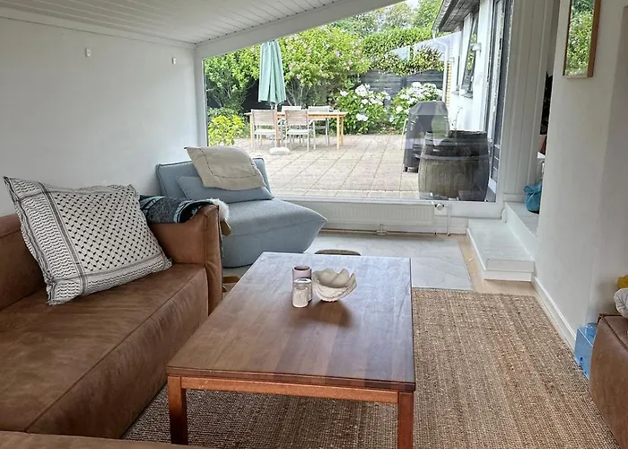 Villa Stylish And Peaceful Seaside Near It *